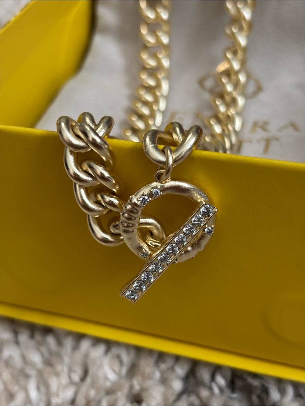 Kendra Scott Whitley Chain Necklace in Vintage Gold - Picture 2 of 2